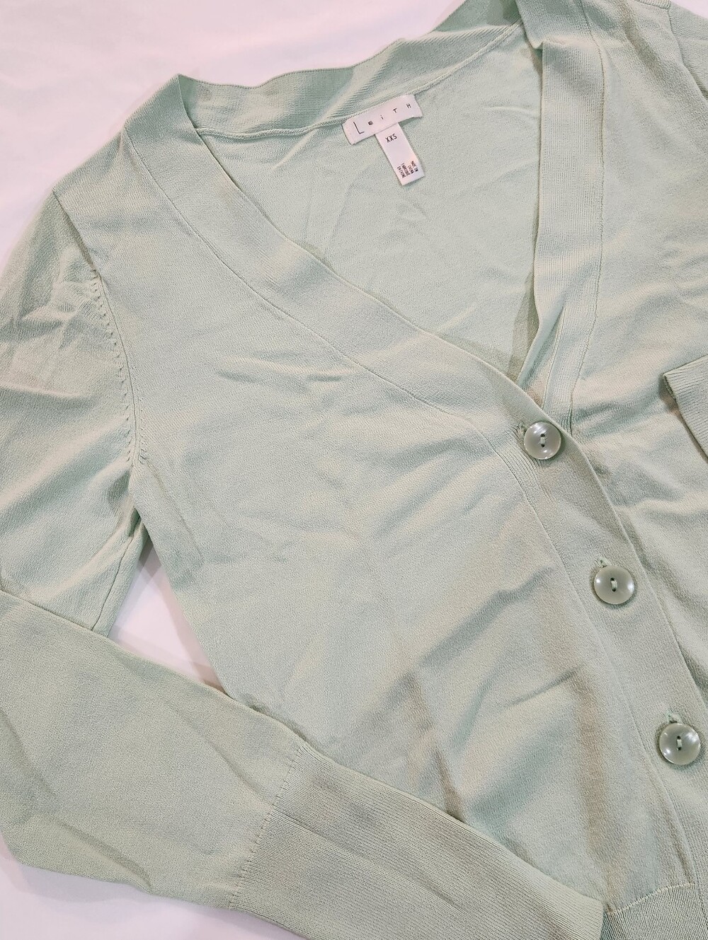 Leith Women's Light Mint Green V-Neck Button Front Cardigan